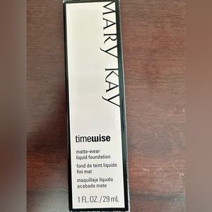 NIB Mary Kay timewise matte-wear liquid foundation - Beige 1